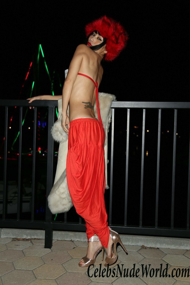 Bai Ling Nipple Slip While Heading To A Party In Los Angeles 23582