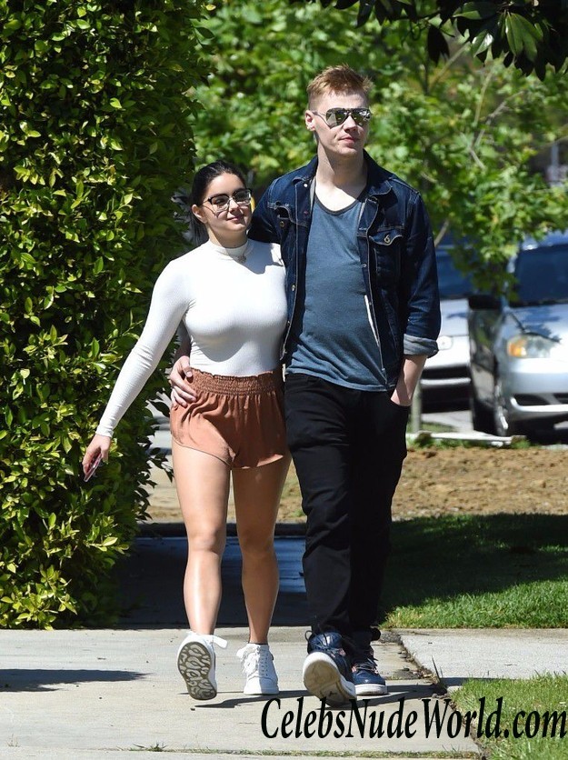 Ariel Winter Ass Cheeks And Pokies In Beverly Hills 23920