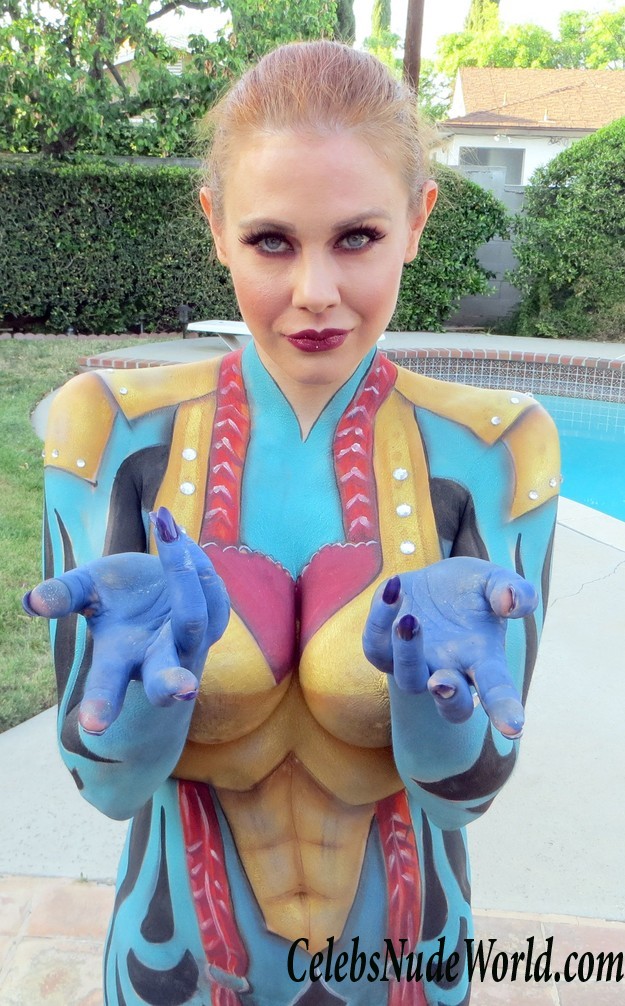 Maitland Ward Preparing For The Living Art Exhibition In Los Angeles 24320