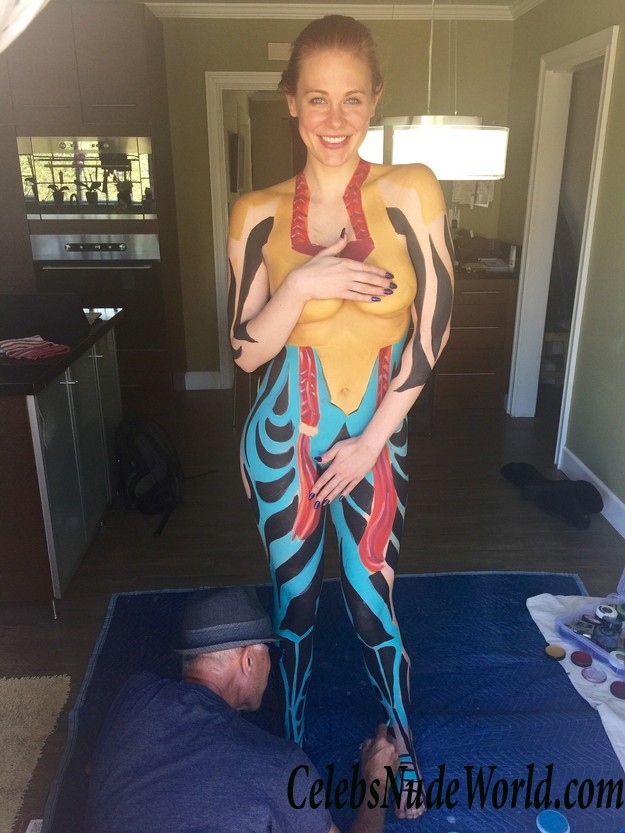 Maitland Ward Preparing For The Living Art Exhibition In Los Angeles 24324