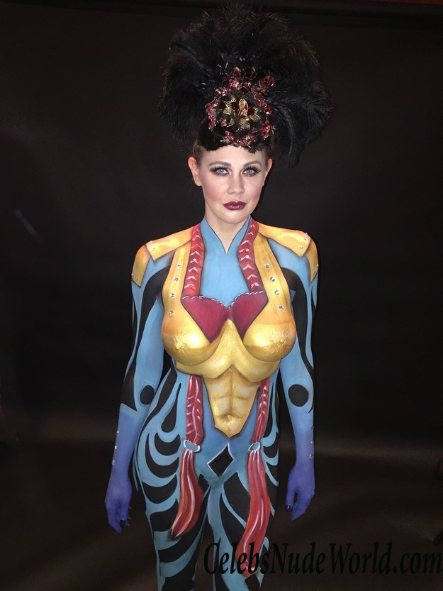 Maitland Ward Preparing For The Living Art Exhibition In Los Angeles 24332