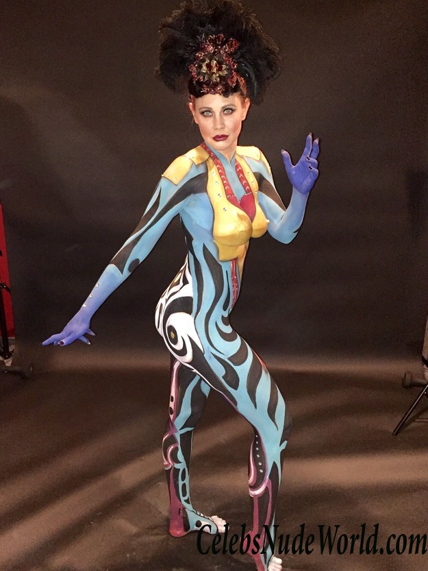 Maitland Ward Preparing For The Living Art Exhibition In Los Angeles 24333