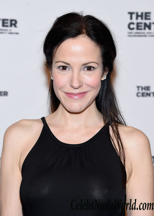 Mary Louise Parker Braless See Through At Center Dinner 24765