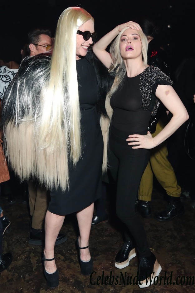 Rose McGowan See Through At &#8220;Charliewood Exhibition Opening&#8221; In New York 25364