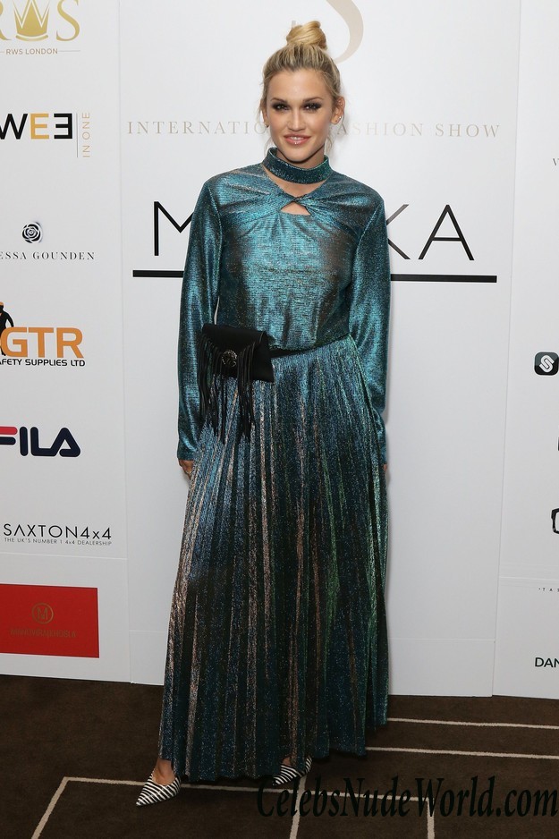 Ashley Roberts See Thru Dress At International Fashion Show 25378