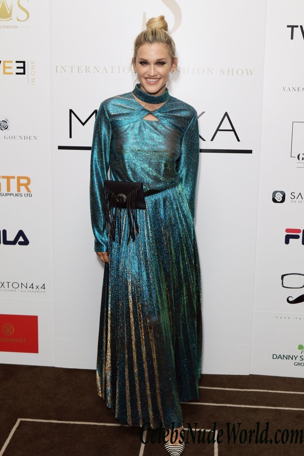 Ashley Roberts See Thru Dress At International Fashion Show 25379