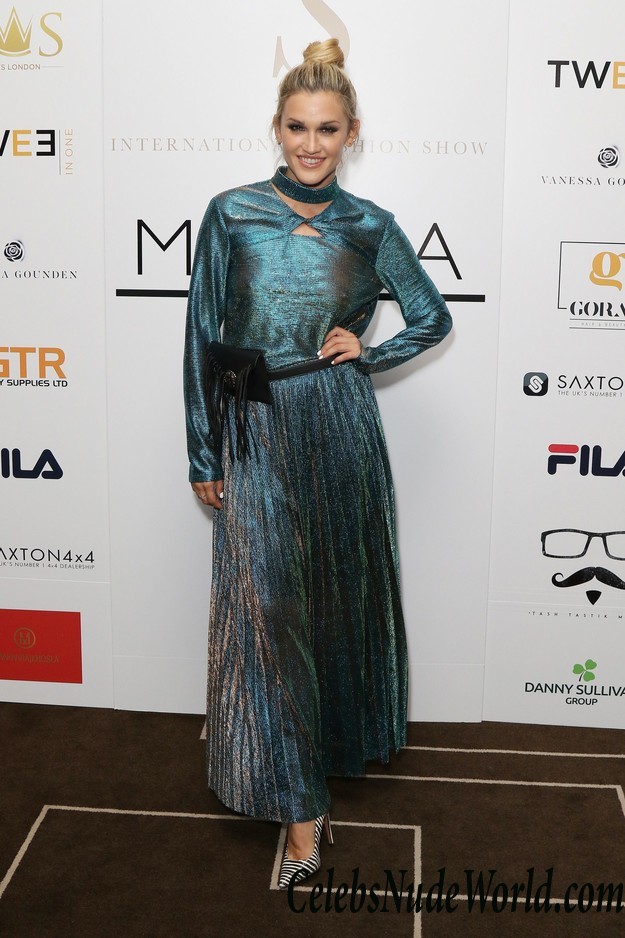 Ashley Roberts See Thru Dress At International Fashion Show 25381