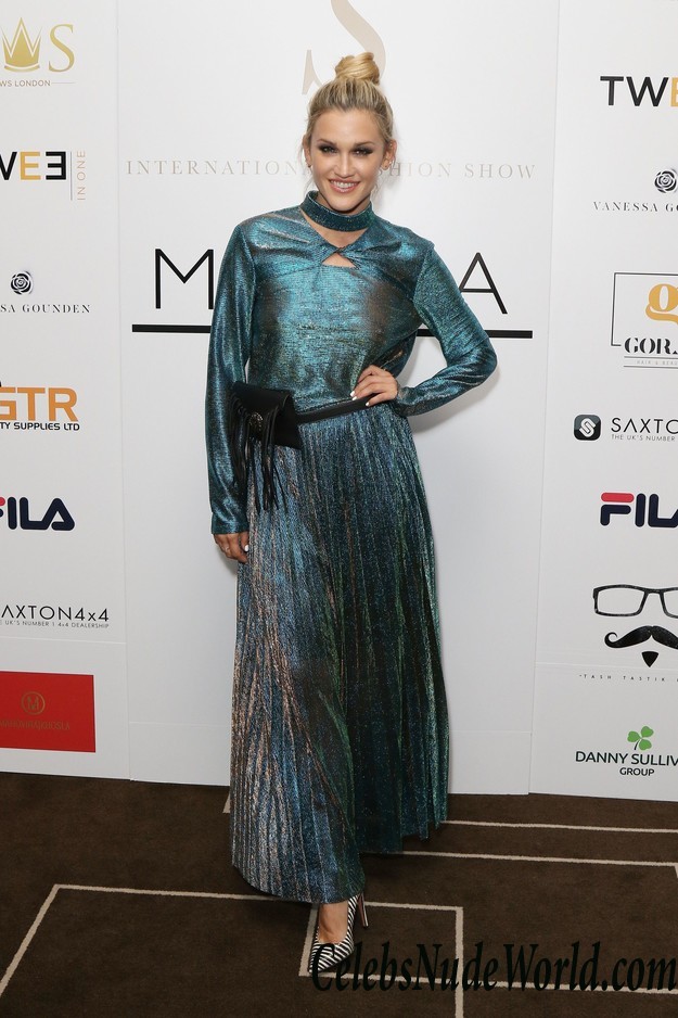 Ashley Roberts See Thru Dress At International Fashion Show 25382