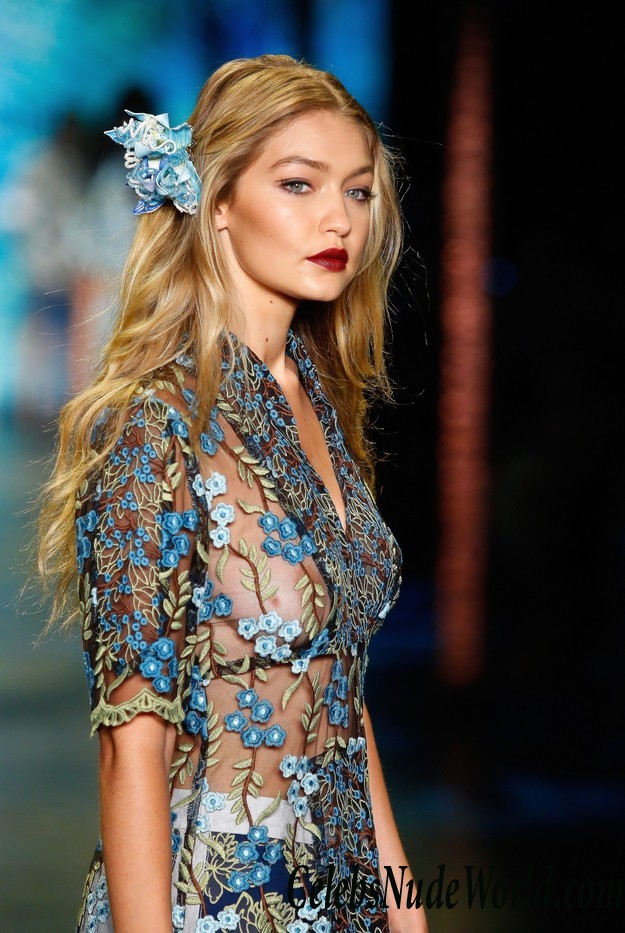 Gigi Hadid Nipples In A See Through Dress At The New York Fashion Week 25435