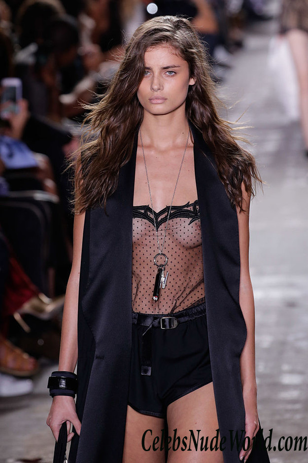 Taylor Marie Hill See Through At The New York Fashion Week 25593