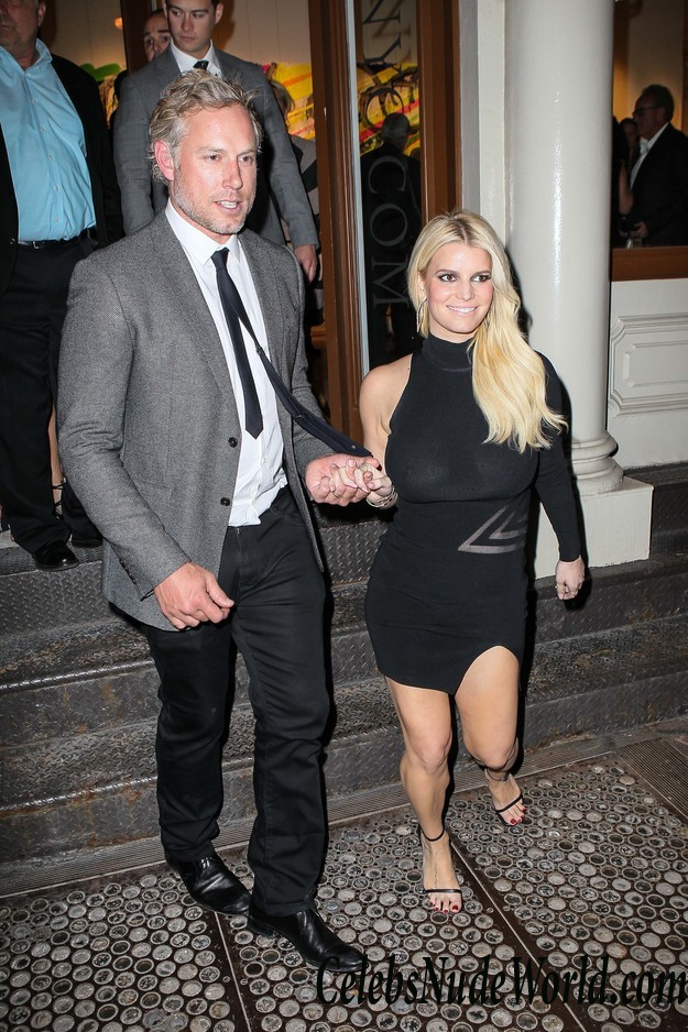 Jessica Simpson Braless See Through To Nipples While Out Town In NYC 25677