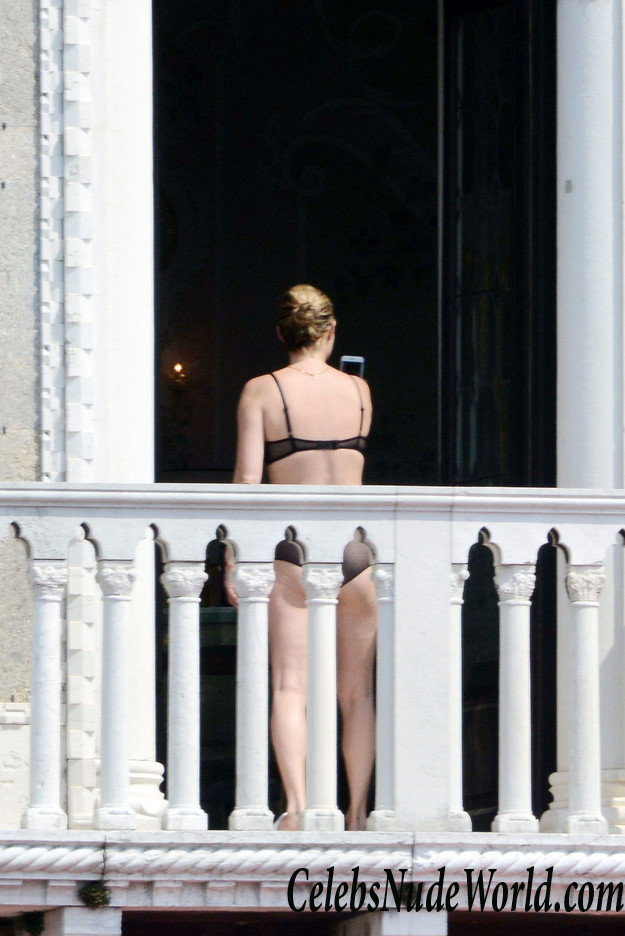 Kate Moss See Through Bra On Her Hotel Balcony In Venice 25776
