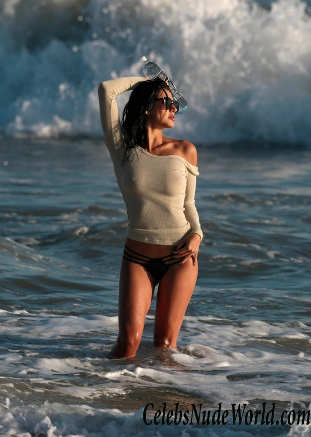 Rey Robiin Wet T Shirt On A Photo Shoot For 138 Water 25968