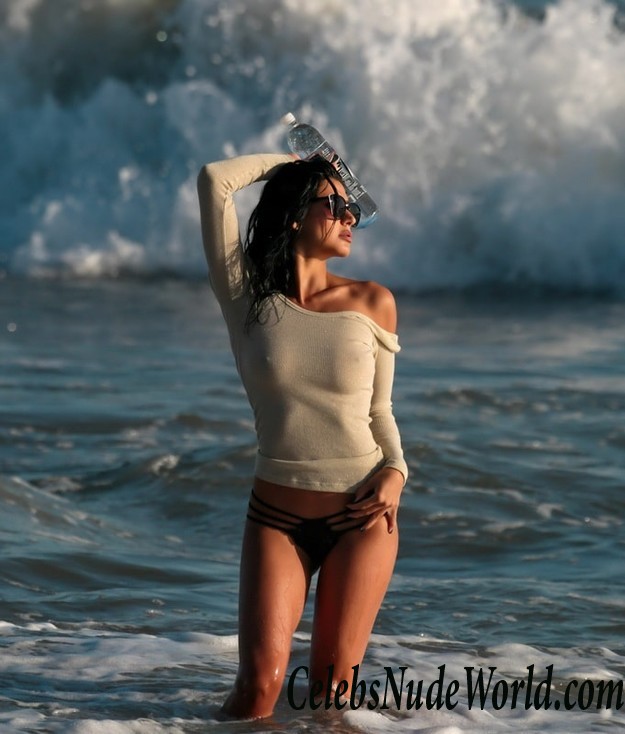 Rey Robiin Wet T Shirt On A Photo Shoot For 138 Water 25969