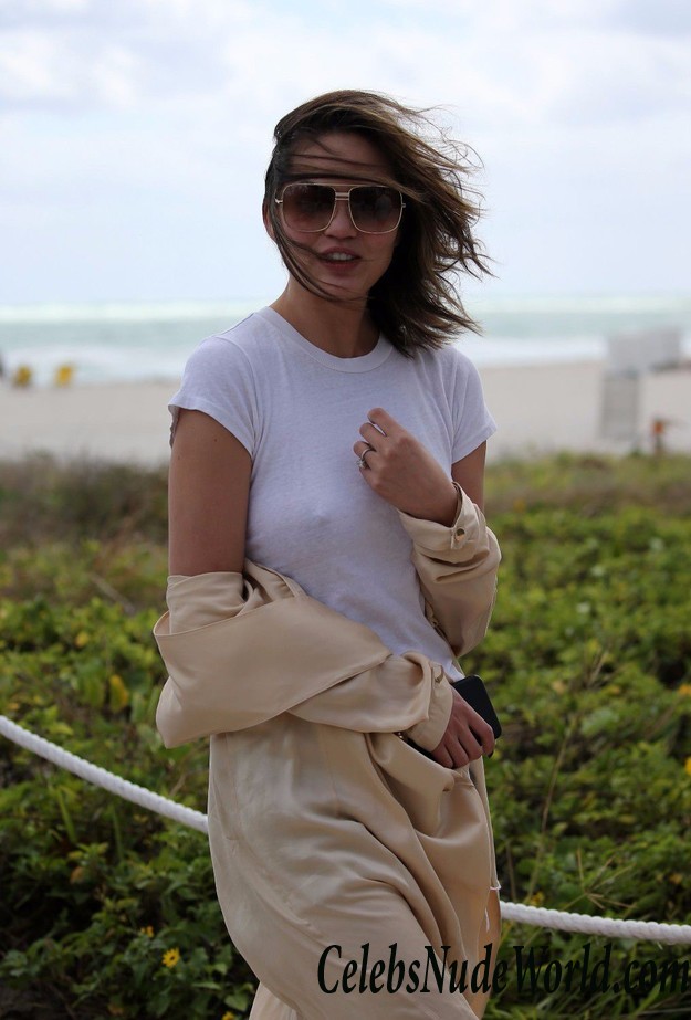 Chrissy Teigen Hard Nipples On The Beach In Miami 26313