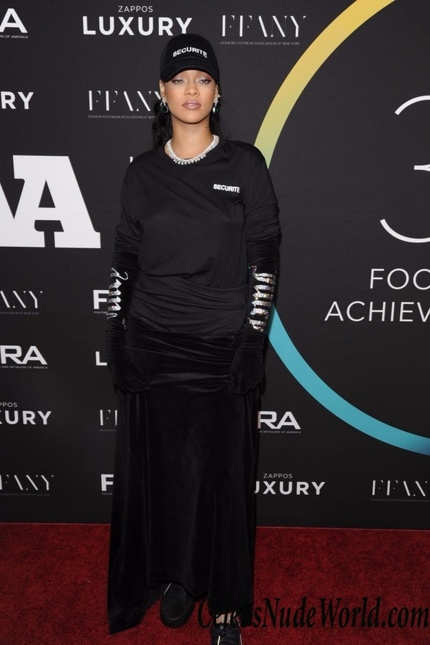 Rihanna See Through To Nipples At FN Achievement Awards 26331