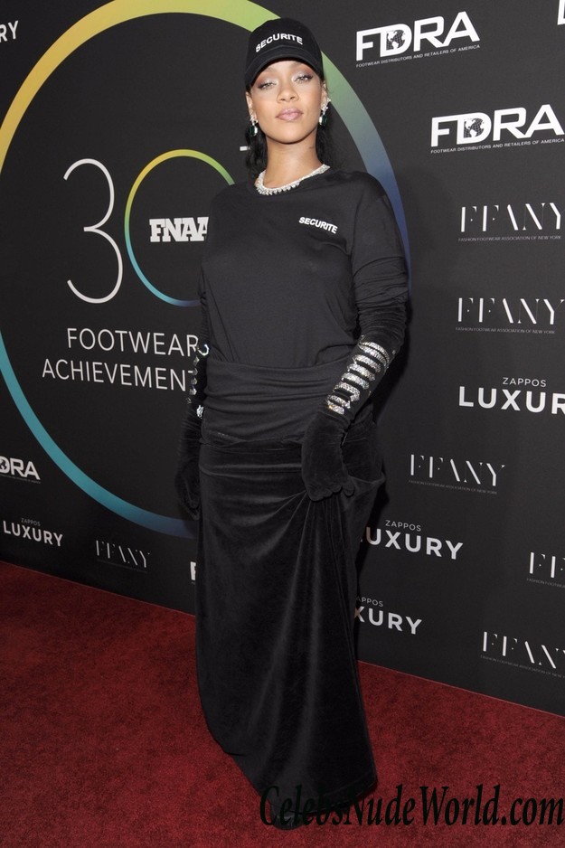 Rihanna See Through To Nipples At FN Achievement Awards 26347