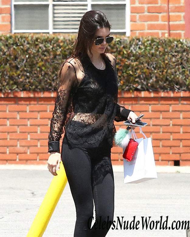 Kendall Jenner Braless See Through To Nipples While Out Shopping In Santa Monica 26437