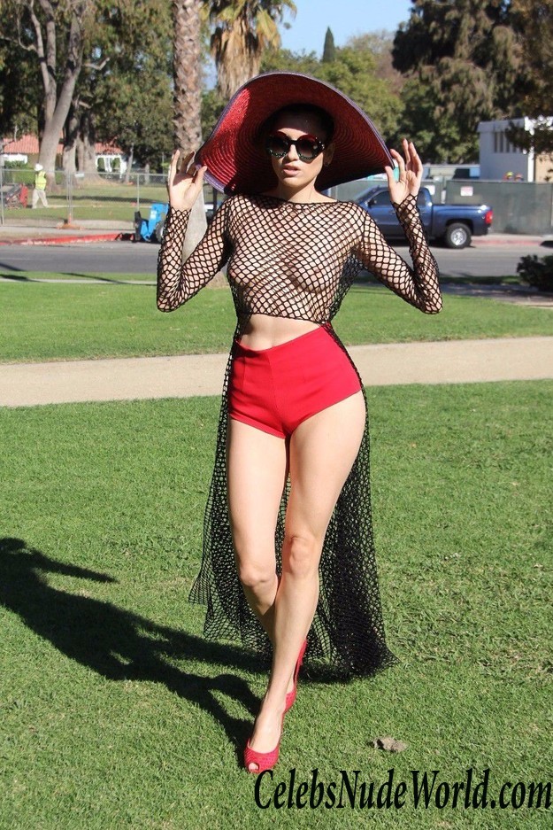 Blanca Blanco Wearing A Fishnet Top And No Bra In The Park In LA 26552