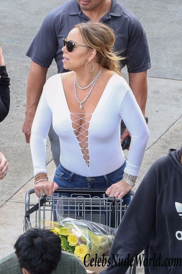 Mariah Carey Braless Pokies While Shopping In Hawaii 27042
