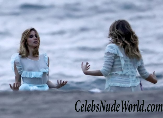 Suki Waterhouse See Thru On A Photo Shoot In Malibu 27079