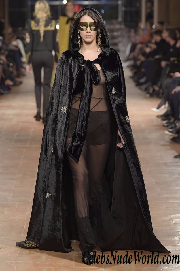 See Ball Hadid&#8217;s Nipples in a See Through Shirt on the Catwalk 27306