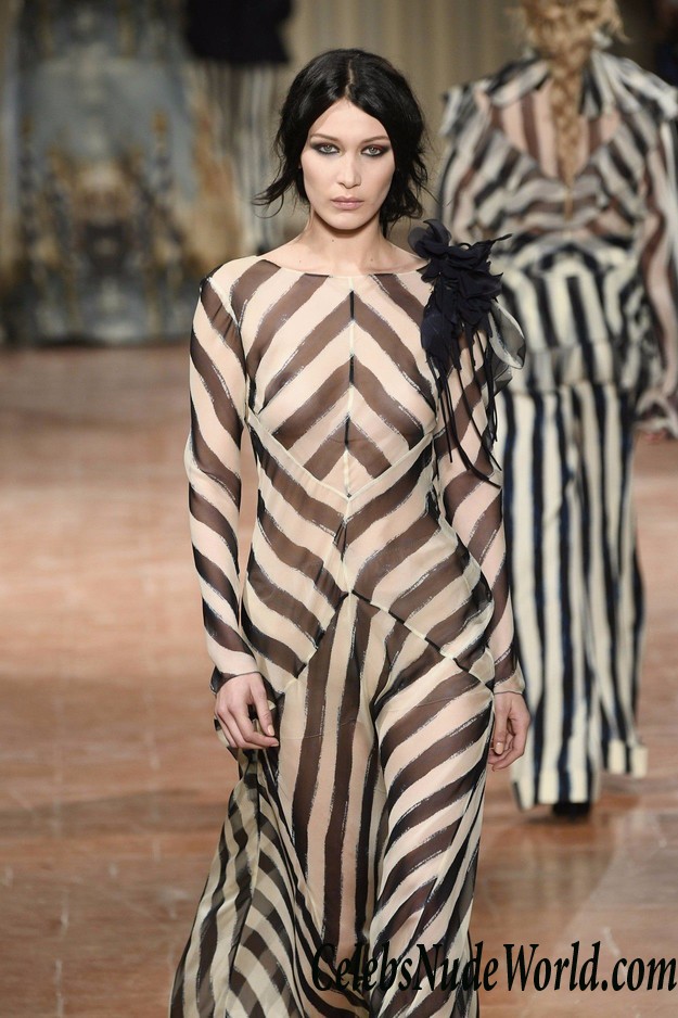 See Ball Hadid&#8217;s Nipples in a See Through Shirt on the Catwalk 27309