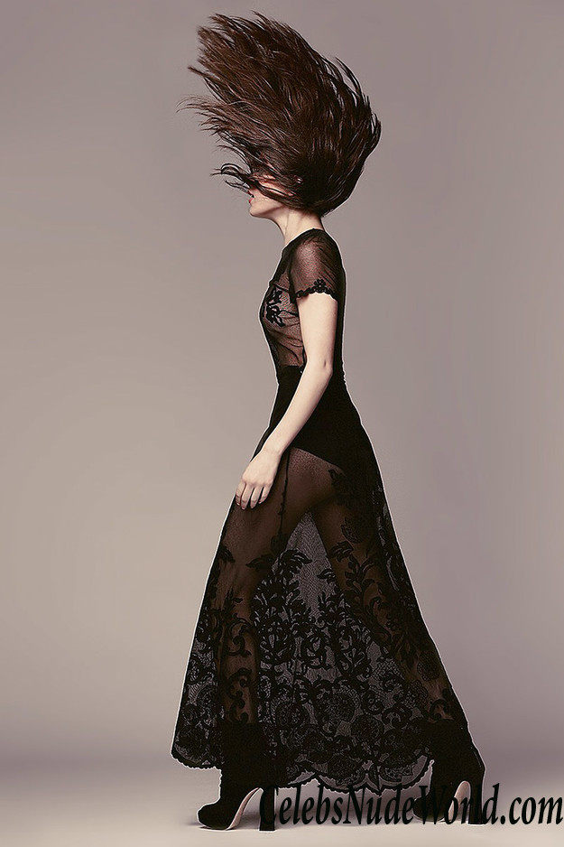 Hailee Steinfeld In A See Through Dress Photoshoot 27417