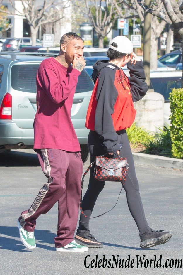 Kylie Jenner Huge Camel Toe While Out In Calabasas 28406