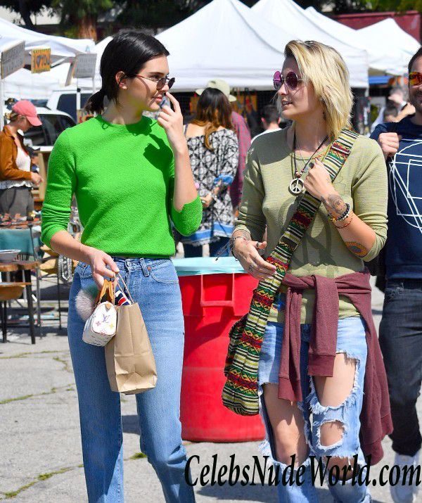 Paris Jackson & Kendall Jenner &#8211; Pokies & Cameltoe 28547