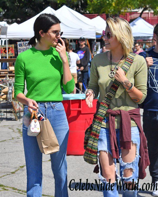 Paris Jackson & Kendall Jenner &#8211; Pokies & Cameltoe 28559