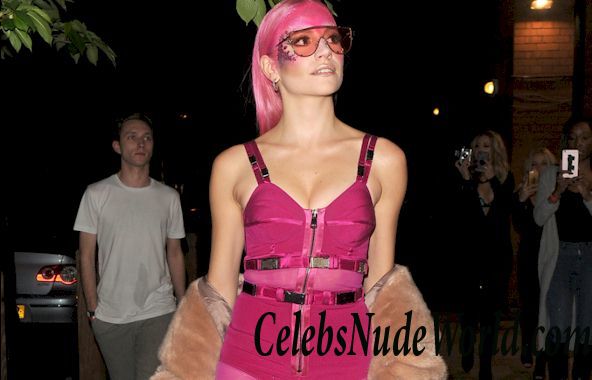 Pixie Lott Cameltoe In Hot Pink Outfit 28653