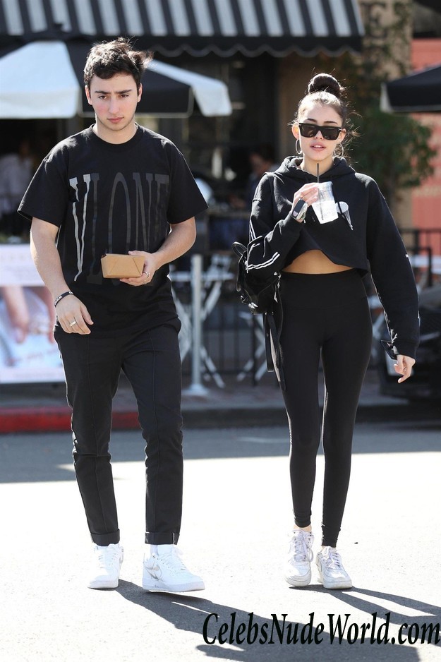 Madison Beer Cameltoe While Out For Lunch With A Friend 28841