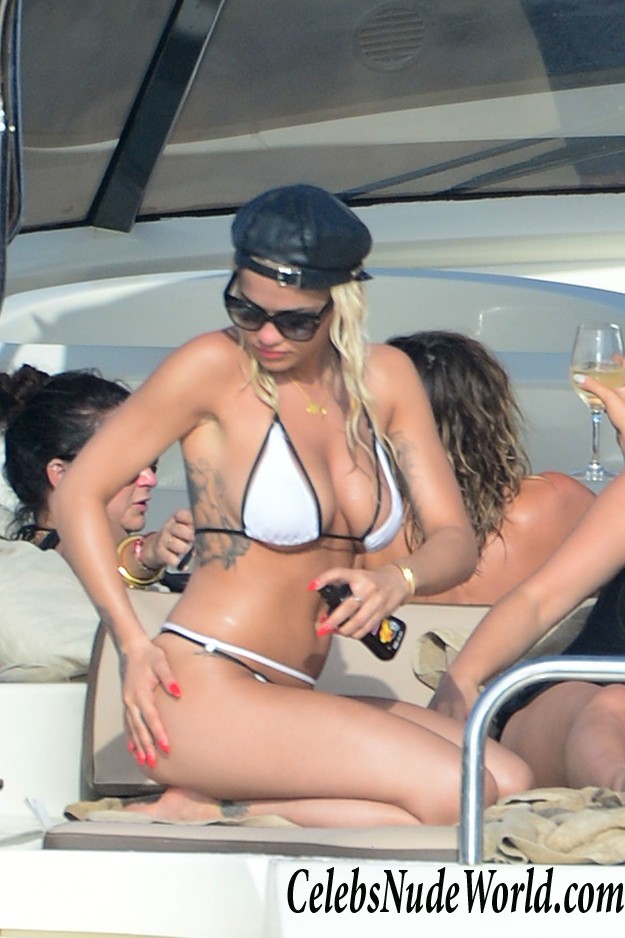 Rita Ora Bikini Cameltoe While On A Yacht In Ibiza 29245