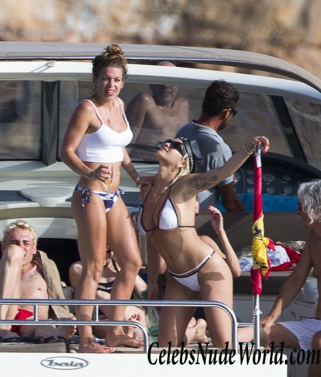 Rita Ora Bikini Cameltoe While On A Yacht In Ibiza 29262