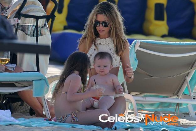 Abbey Clancy Areola Peek  2991