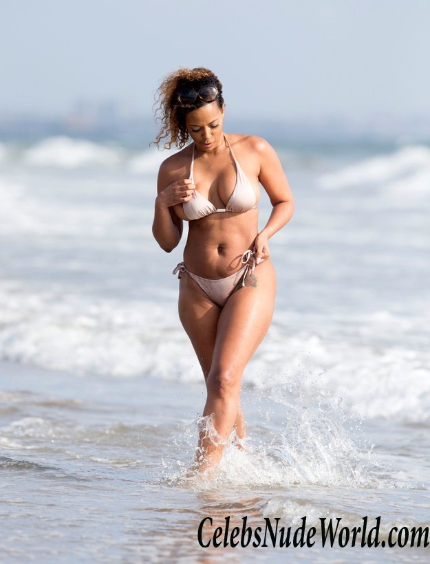 Sundy Carter Topless On The Beach In Malibu 30963