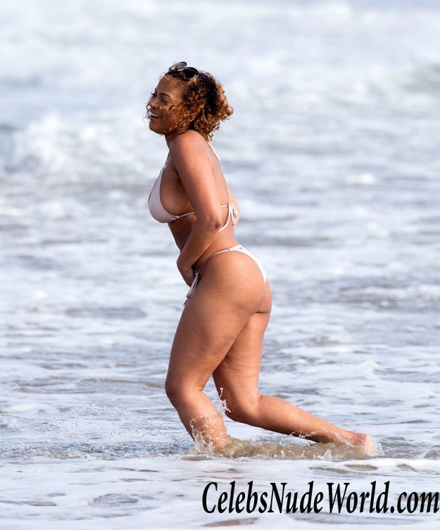 Sundy Carter Topless On The Beach In Malibu 31002