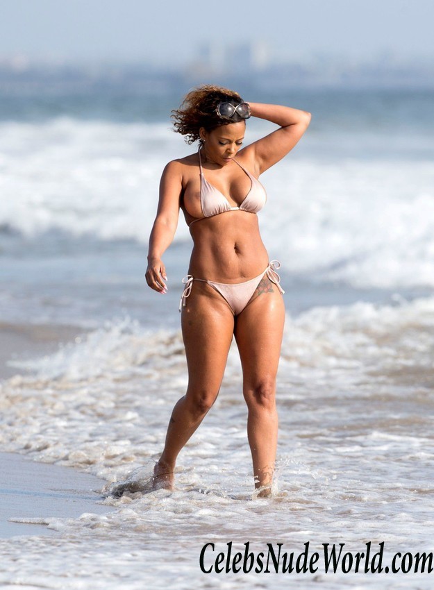 Sundy Carter Topless On The Beach In Malibu 31015