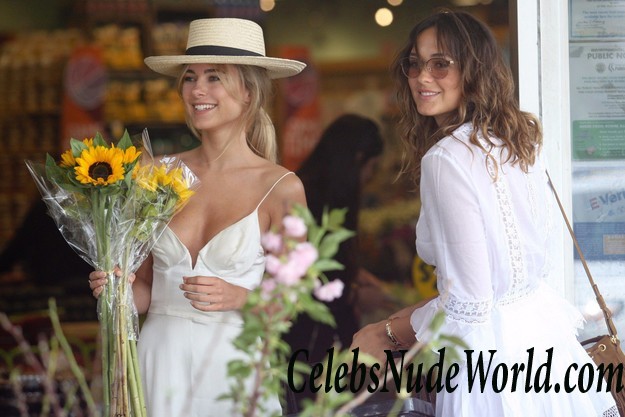 Kimberley Garner Upskirt While Out Shopping In Beverly Hills 31432