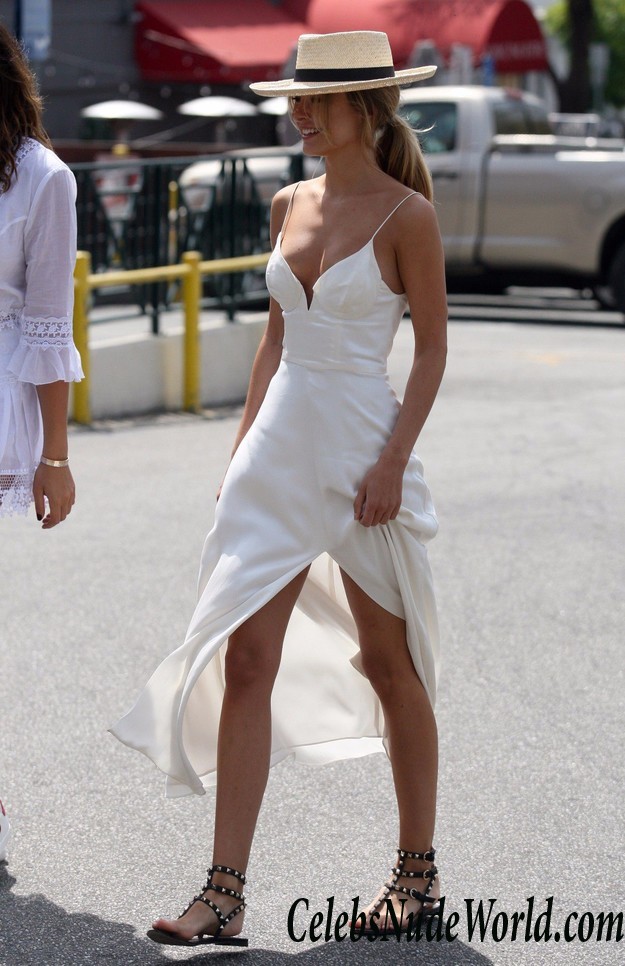 Kimberley Garner Upskirt While Out Shopping In Beverly Hills 31442