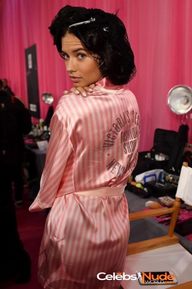 Adriana Lima Sexy 3186