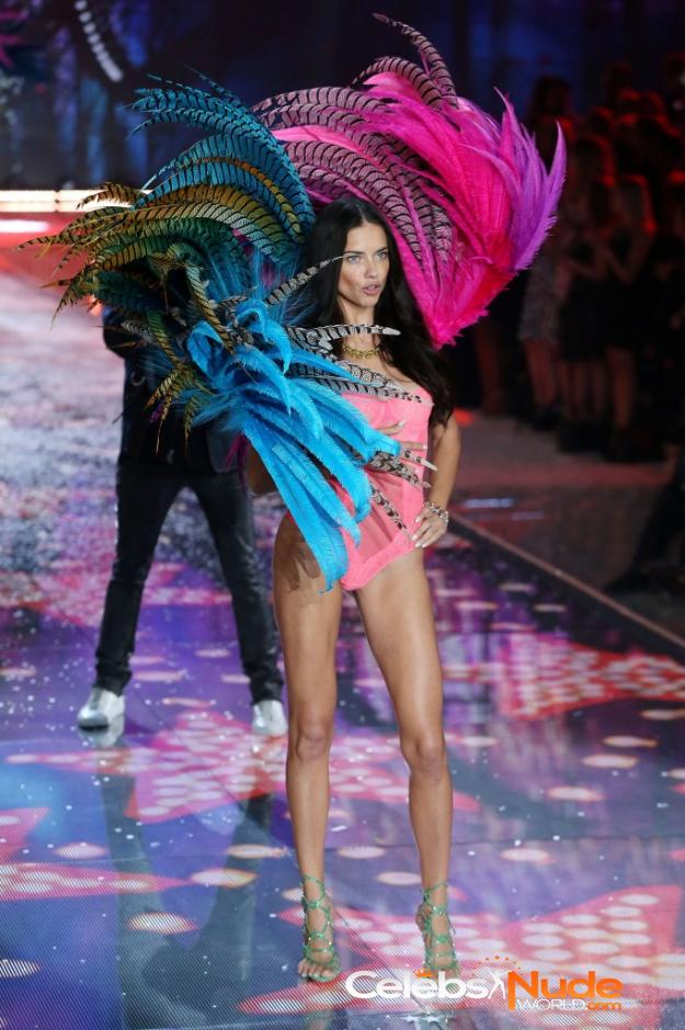 Adriana Lima Sexy 3199