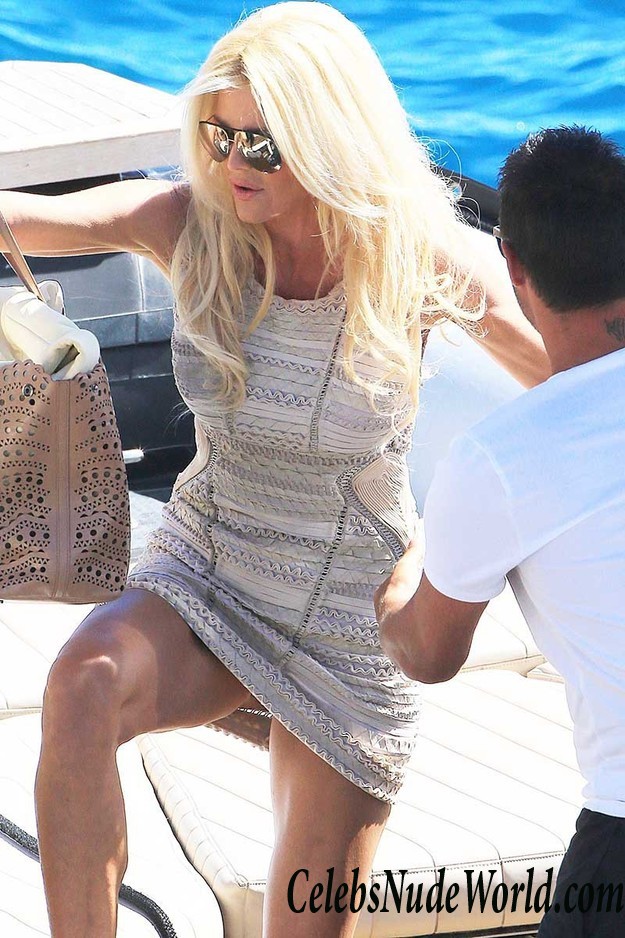 Victoria Silvstedt Pantyless Upskirt In Cannes 32090