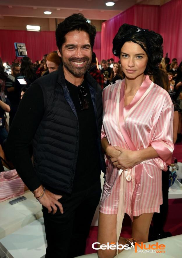 Adriana Lima Sexy 3215