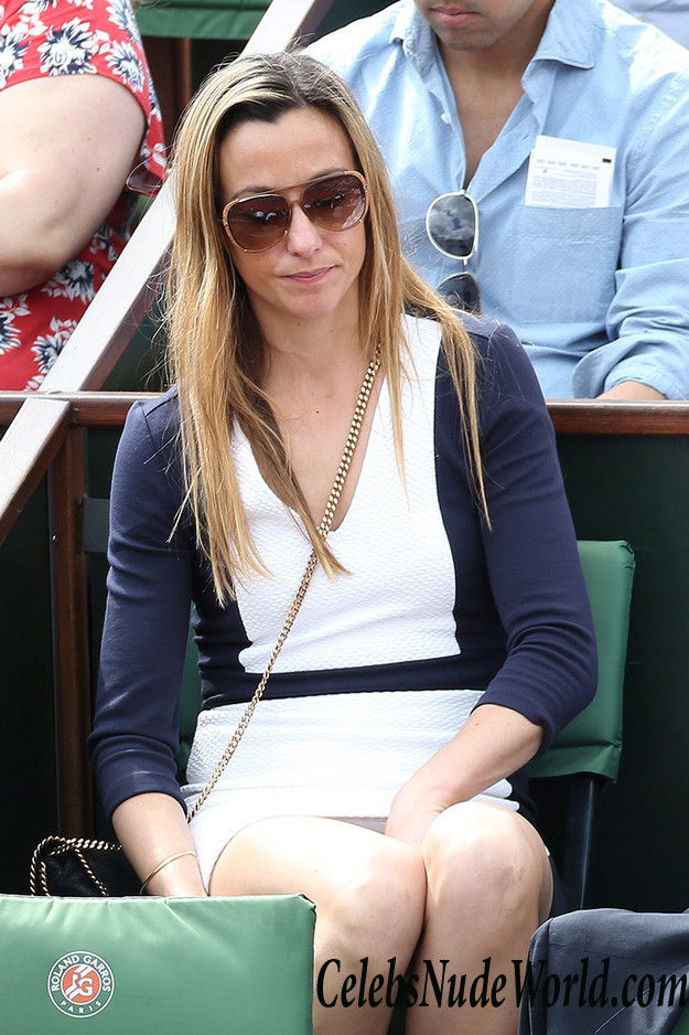 Anna Eberstein Pantyless Upskirt At The French Open 32510