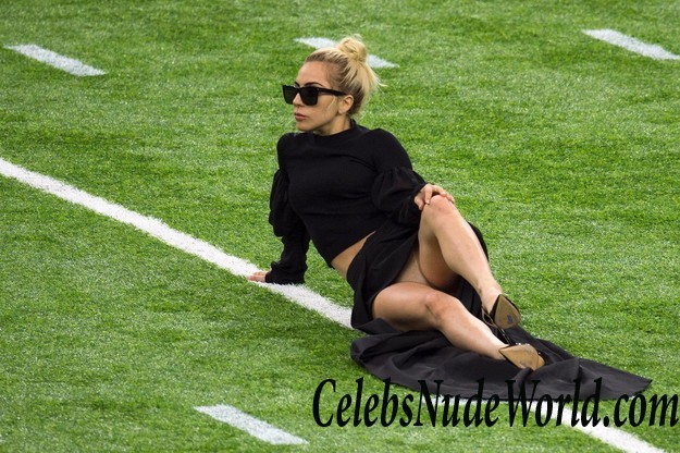 Lady Gaga Upskirt At 2017 Super Bowl On NRG Stadium In Houston 32959