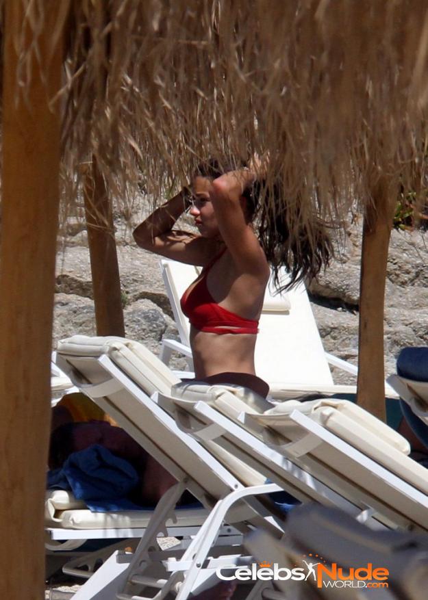 Adriana Lima Sexy at the beach 3301