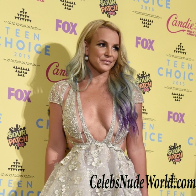 Britney Spears Nipple Pasties And Some Upskirt At The Teen Choice Awards 33027