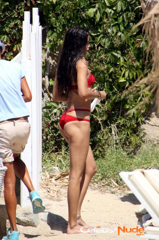 Adriana Lima Sexy at the beach 3311